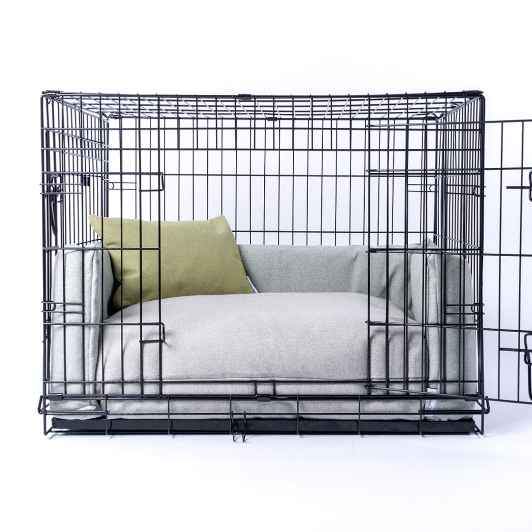 Mattress and Bed Bumper Set for a Dog Crate in Faroe